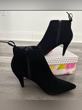 Black Suede Pointed Toe Heel Bootie | Women’s Size 8.5